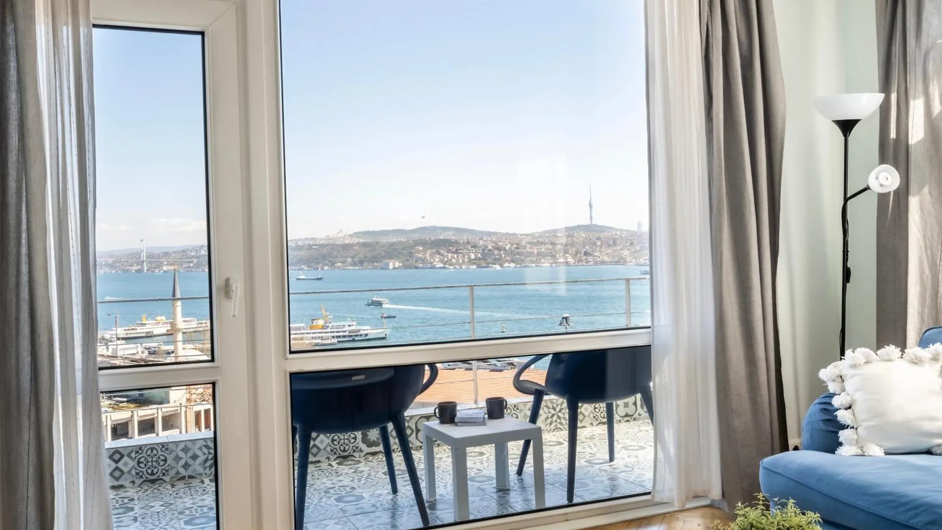 Stay Beyond The Bosphorus #4 Стамбул 0*,